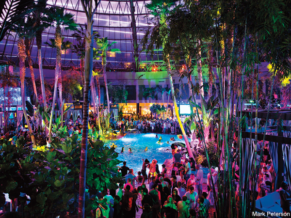 pool_after_dark_1 Harrah's pool after dark
