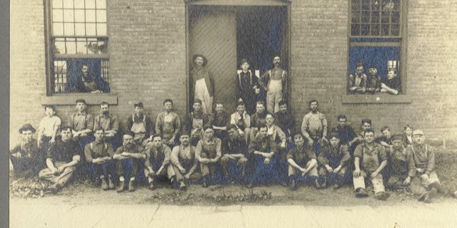 Scranton Lace workers. Photo via rootsweb