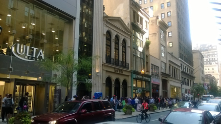 philadelphia-apple-iphone-line-03