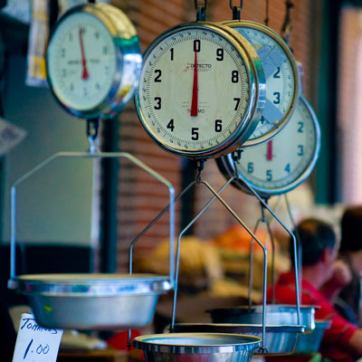 Italian-Market-scales-fusco