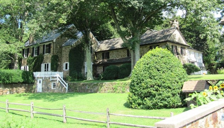 Exterior of Arkadia, 1337 Art School Road