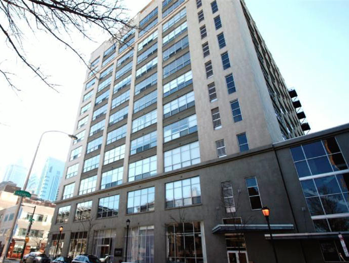 Photo of 2200 Arch Street via The Condo Shop.
