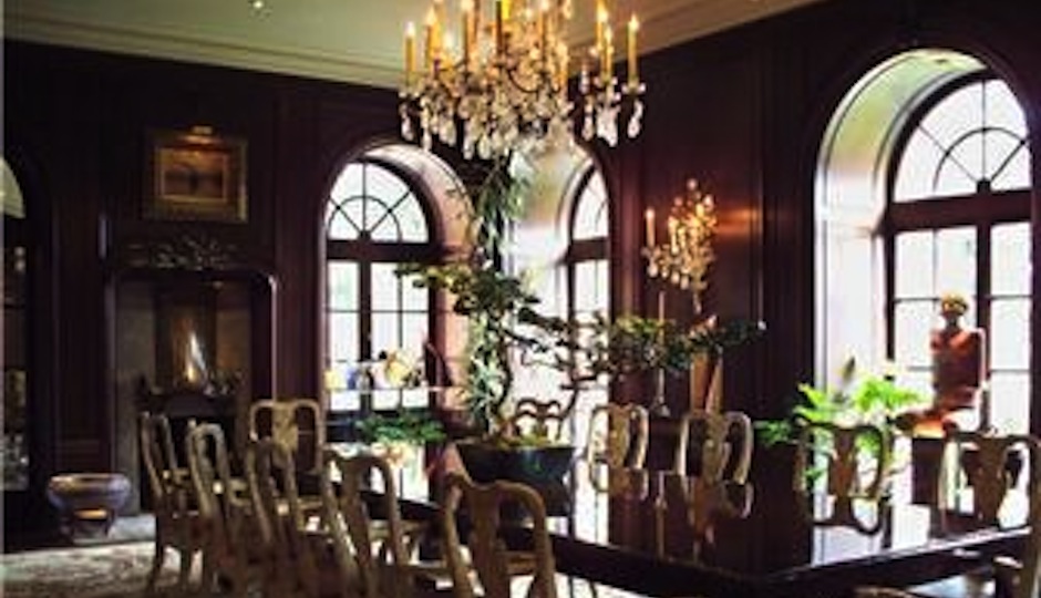Dining room in Rock Rose.