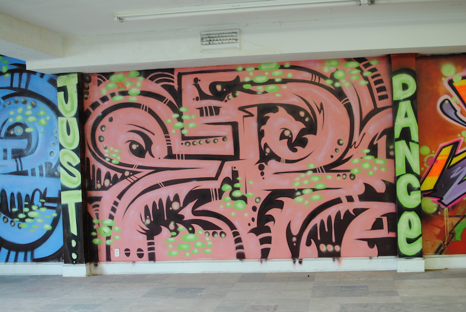 pearl-art-supply-wall-art2