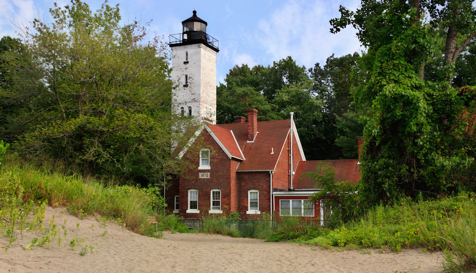 Presque Isle Lighthouse | Shutterstock.com