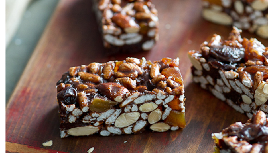 Photo via White on Rice Couple