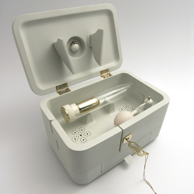 A picture of "21 Grams" from the artist's website.
