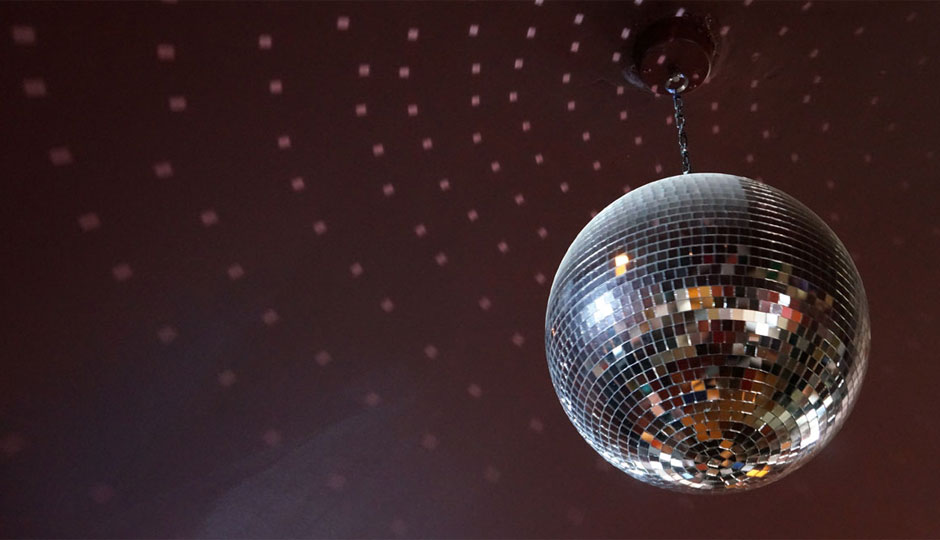 triangle-tavern-disco-ball-940
