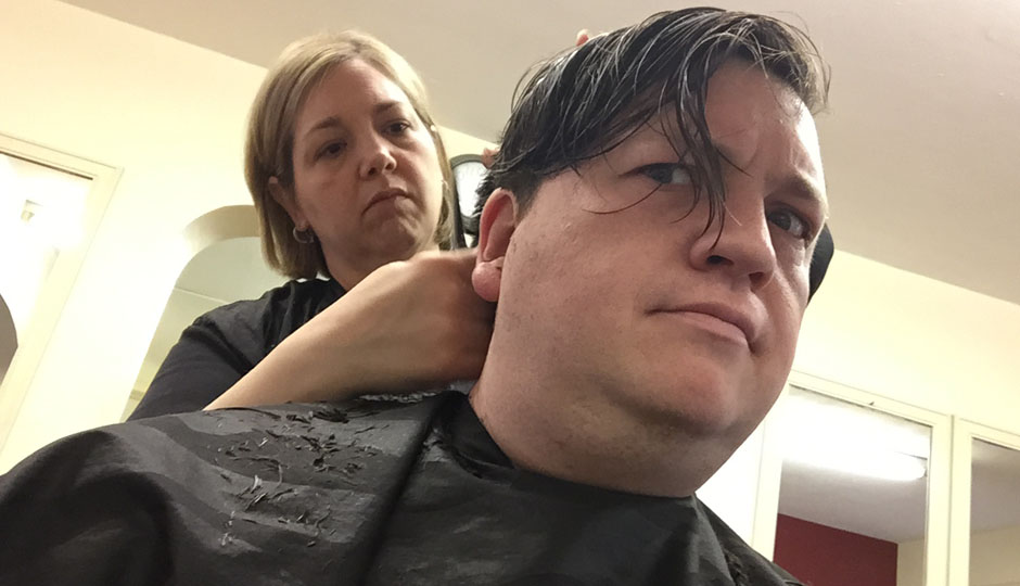Jose Pistola's Joe Gunn getting his hair cut.