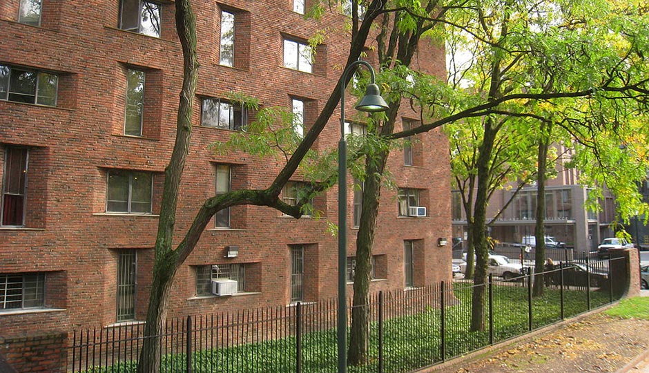 "Hill College House - IMG 6585" by Daderot - Own work. Licensed under Public Domain via Wikimedia Commons.