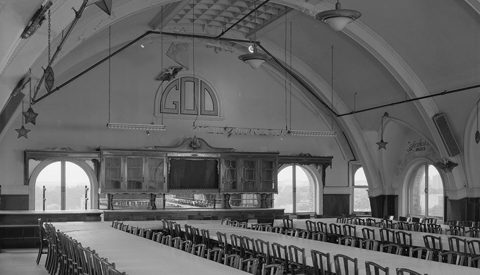 "Divine Lorraine 362718pu" by Joseph Elliott, HABS photographer - http://loc.gov/pictures/item/pa3878/. Licensed under Public Domain via Wikimedia Commons.