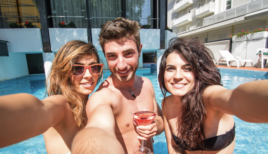 pool party