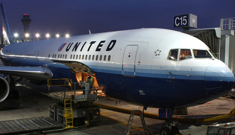 "United Airlines B763 N651UA" by Lasse Fuss - Own work. Licensed under CC BY-SA 3.0 via Wikimedia Commons