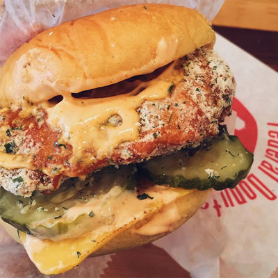 federal-donuts-fednuts-fried-chicken-sandwich-400