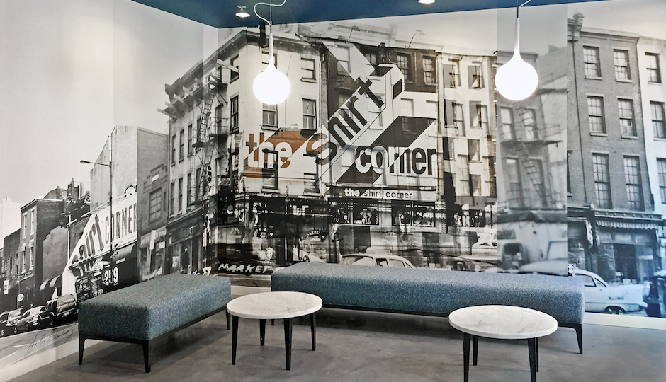 Corner lobby in the Shirt Corner Apartments. | Photo by Julia Blaukopf.