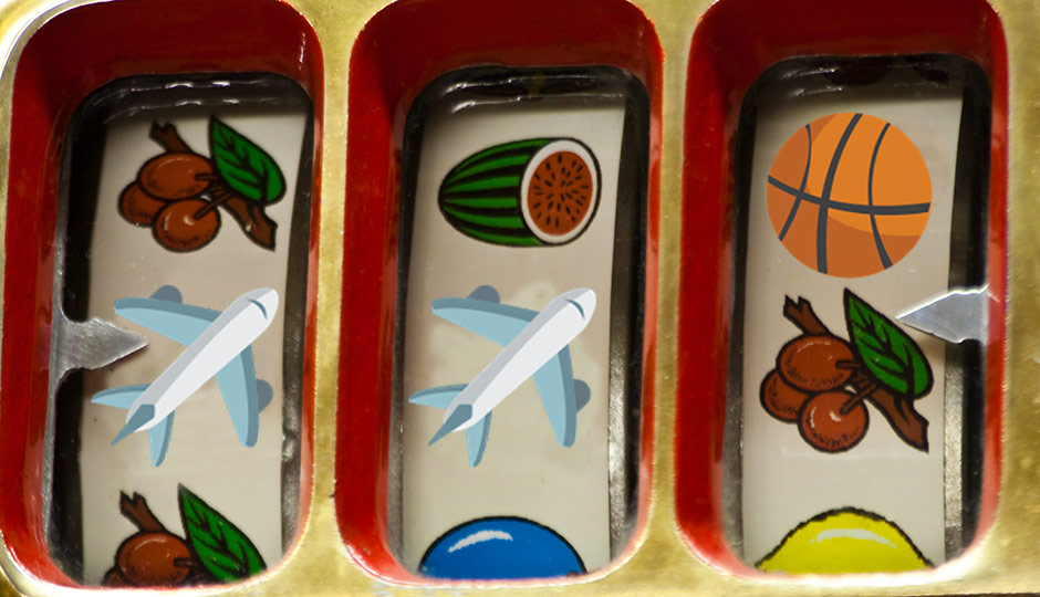 Slot machine with basketball and planes