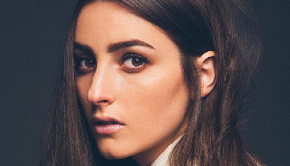 Banks | Photo by Tobal Road