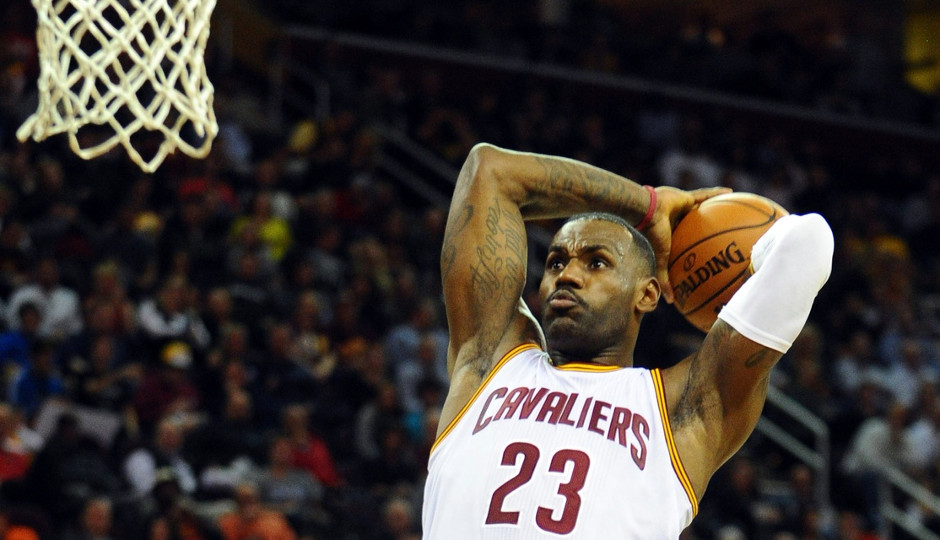 LeBron Jaems scored 31 points in Cleveland's 108-102 victory over the 76ers | Ken Blaze-USA TODAY Sports