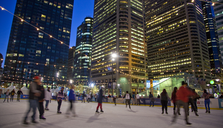 Rothman Ice Rink at Dilworth Park | Photo by M. Fischetti for VISIT PHILADELPHIA