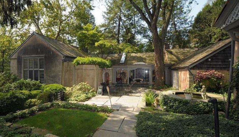 This secluded Gladwyne home offers peace and quiet on the Main Line.