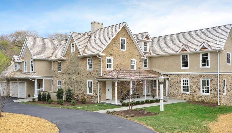 This renovated farmhouse offers luxury on an antique foundation.