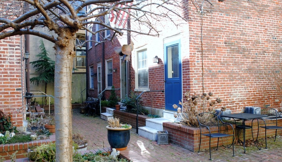 228 Catharine St. #3, Philadelphia, Pa. 19147