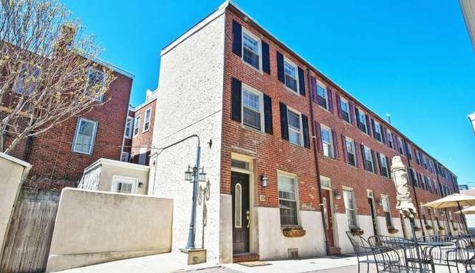 525 Fitzwater St. #15, Philadelphia, Pa. 19147