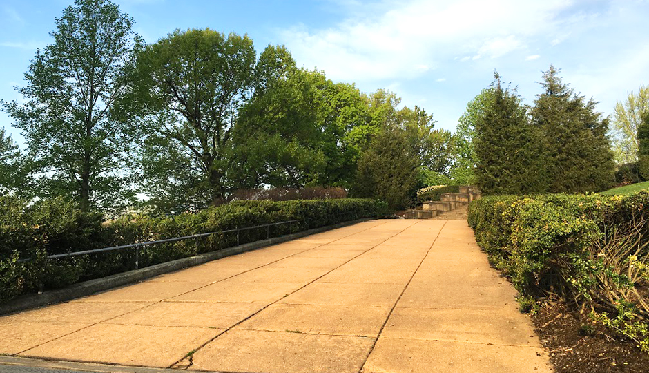 The hidden side steps at the Art Museum | Photo by Jordan Hankins
