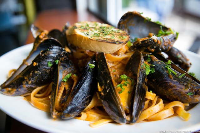 Spaghetti Mussels Marinara 23