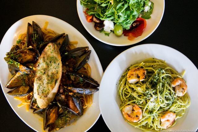 Salad, Mussels and Linguini with Shrimp
