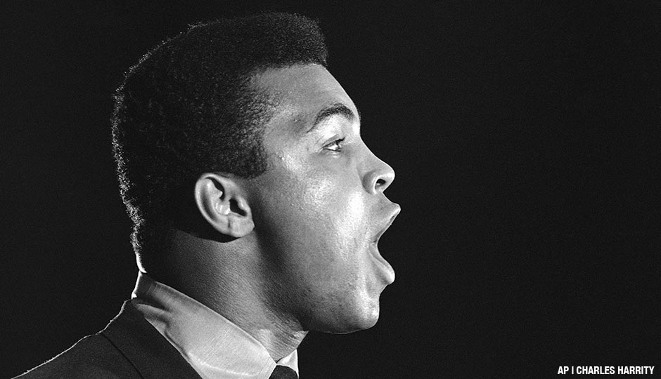 Muhammad Ali speaks at an anti-war rally at the University of Chicago on May 11, 1967.