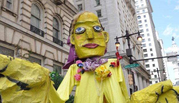 Spiral Q brings giant puppets to Tyler Arboretum. 