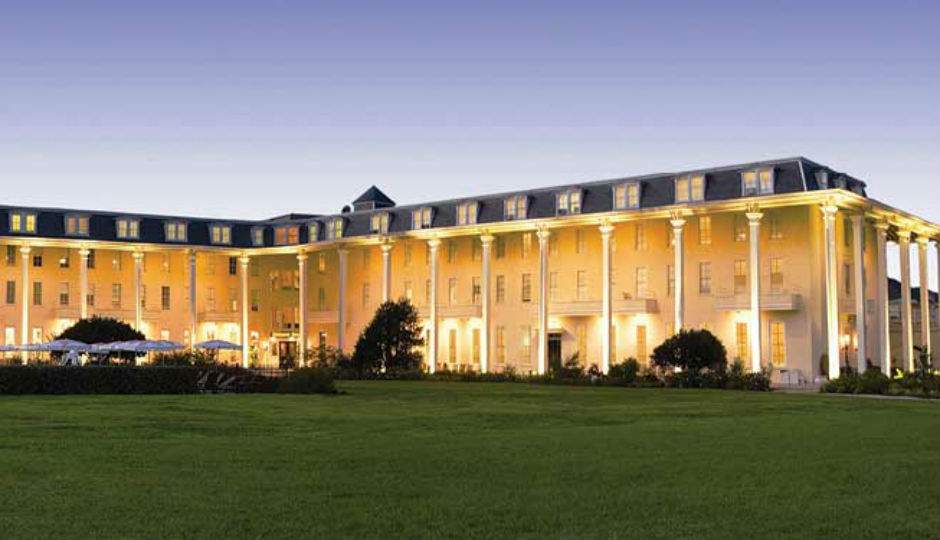 Often the scene of weddings, on Tuesdays in August, the Great Lawn will be home to a clambake.