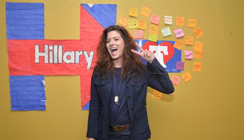 Debra Messing at a Clinton phone bank Wednesday evening. Photo | HughE Dillon