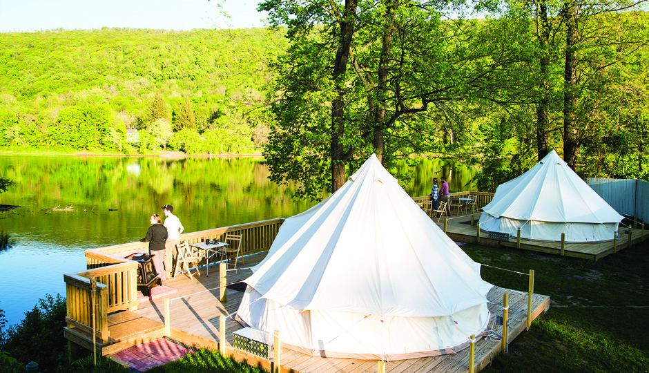 A riverside tent at the Shawnee Inn and Golf Resort | Photo courtesy Shawnee Inn