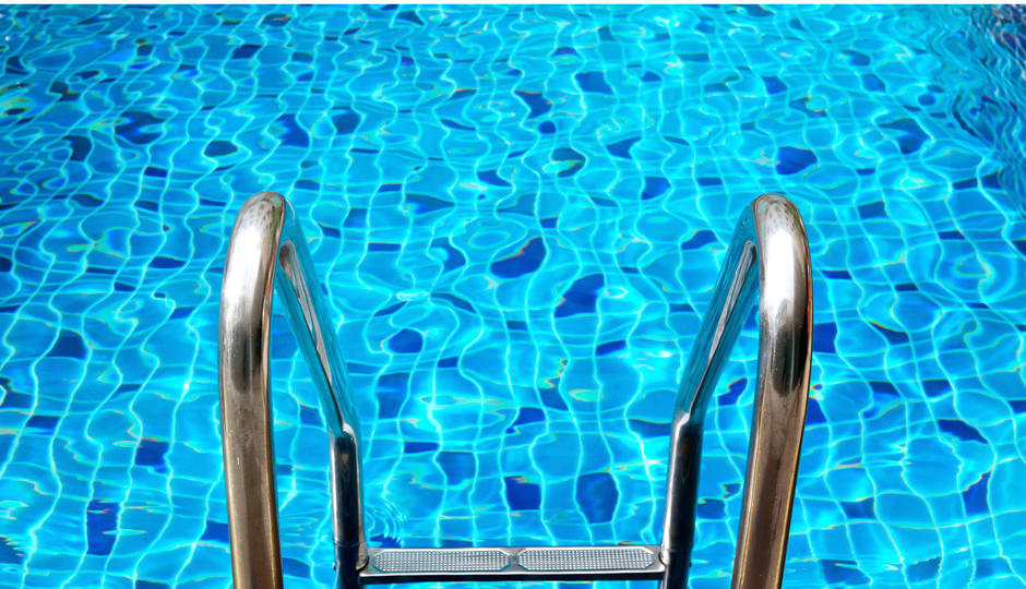 Swimming pool with stair