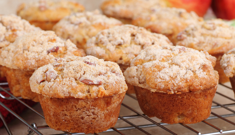 Low Calorie Apple Cinnamon Muffin Recipe | Be Well Philly.