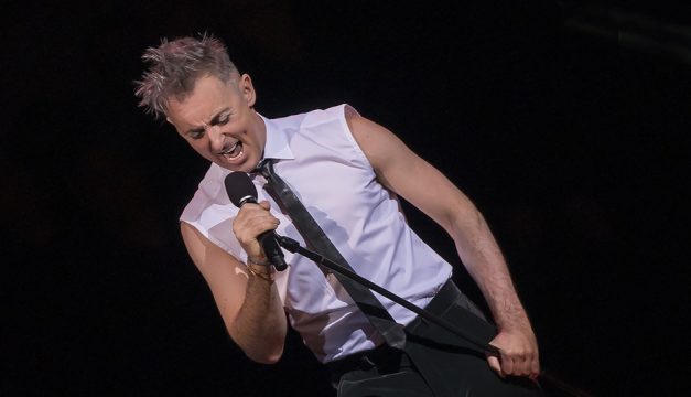 Alan Cumming at Carnegie Hall. Photo by Tré