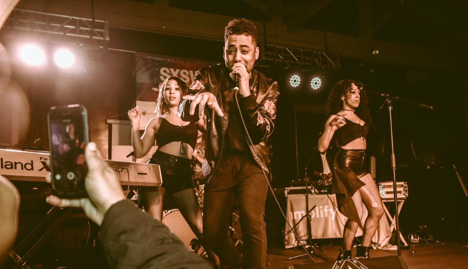 Julian King on stage at Philly's SXSW 2017 music showcase.