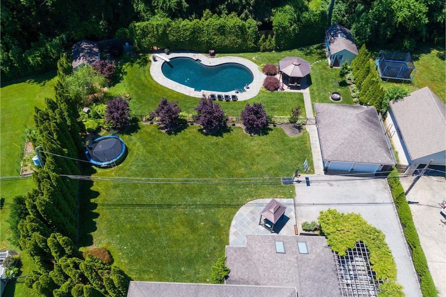 tyson rd back and side yards
