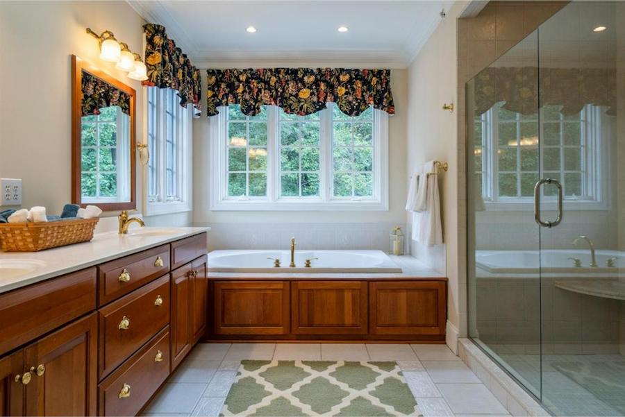 house for sale springton lake colonial master bath