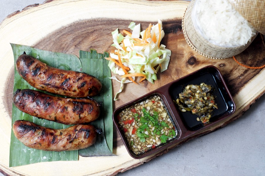 vientiane bistro sausage