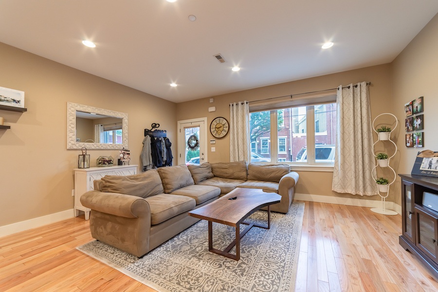 condo for sale fishtown tri-level living room