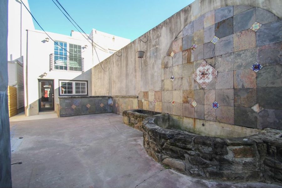 house for sale fishtown side house backyard