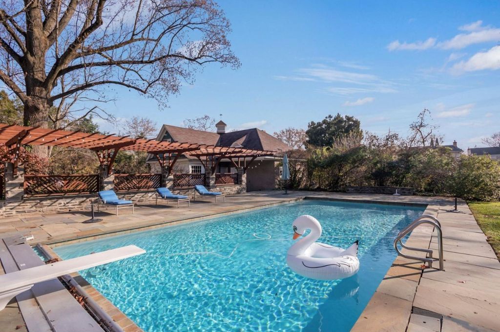 house for sale mt airy colonial pool