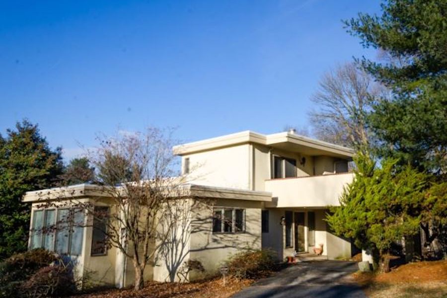 kennett square neighborhood guide wright-style hilltop house