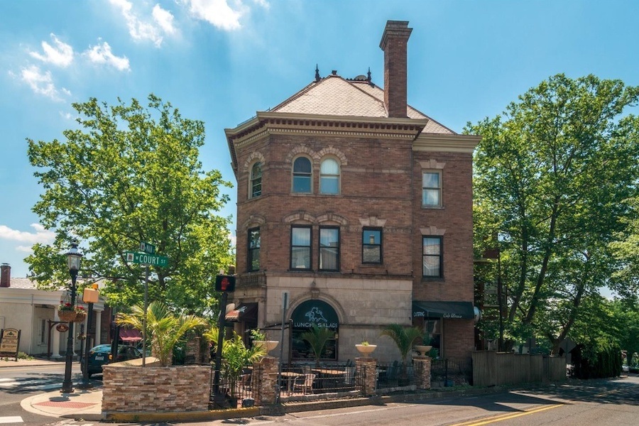 condo for rent doylestown converted office