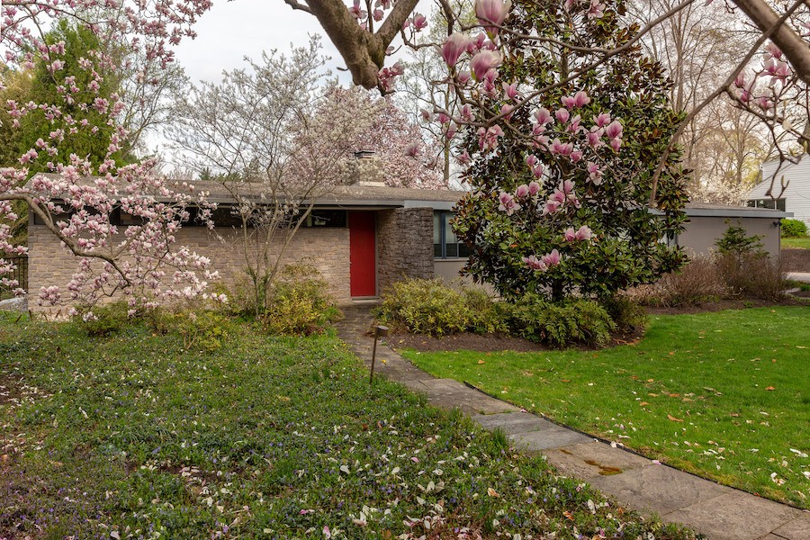 house for sale jeffersonville neutra house exterior front