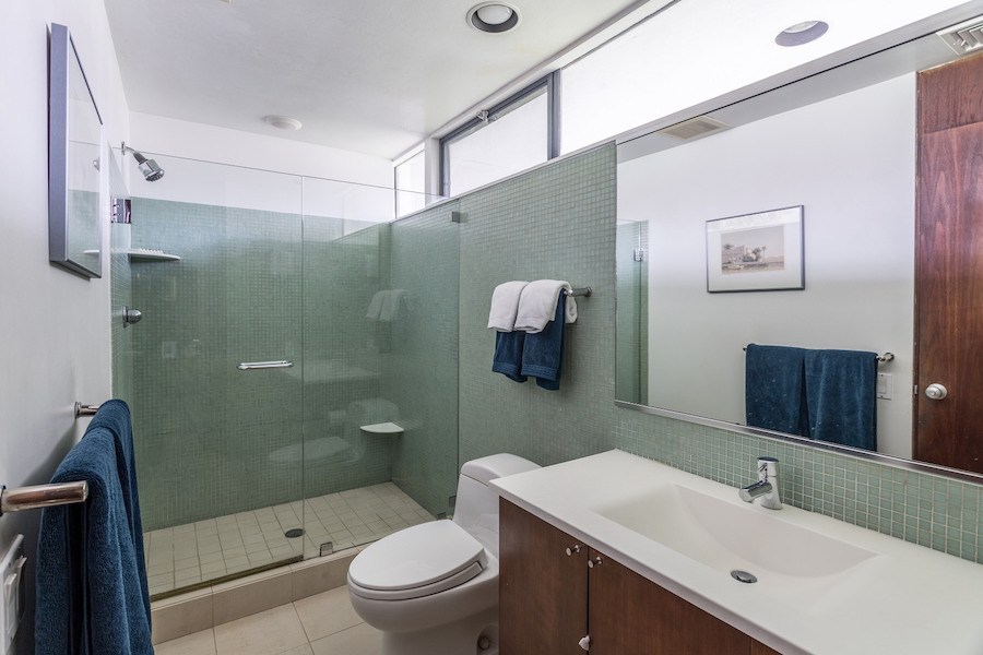 house for sale jeffersonville neutra house master bathroom