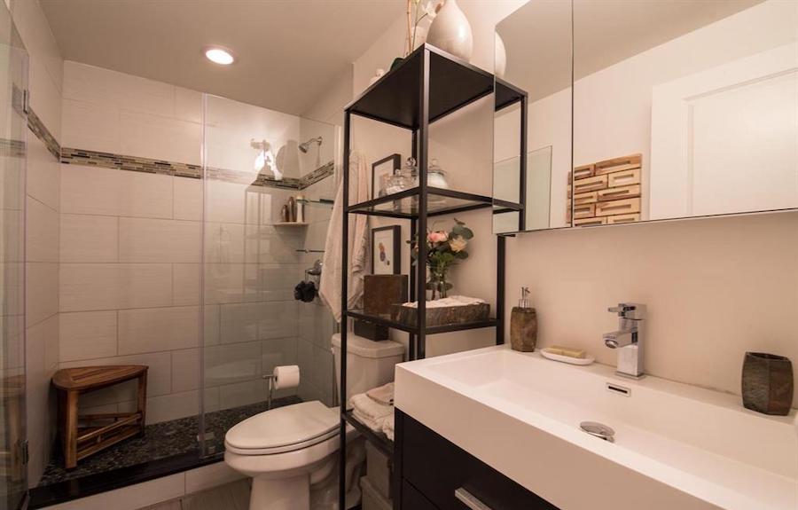 condo for sale northern liberties designer condo lower-floor bathroom